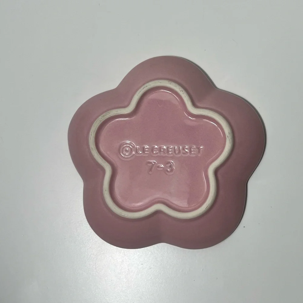 Le Creuset Stoneware Flower Petal Scalloped Trinket Dish Plate Tray